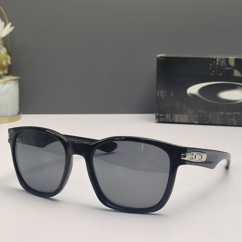 Oakley Glasses (325)